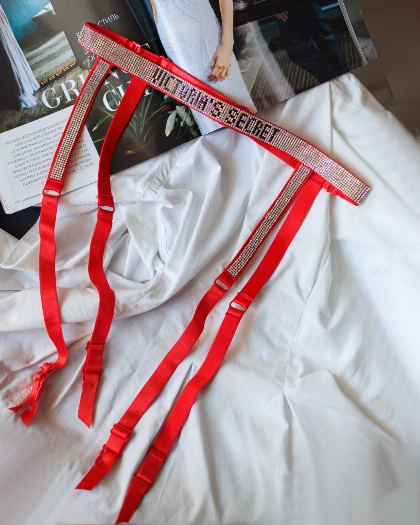 Жіночий пояс VS стрази червоний фото 1